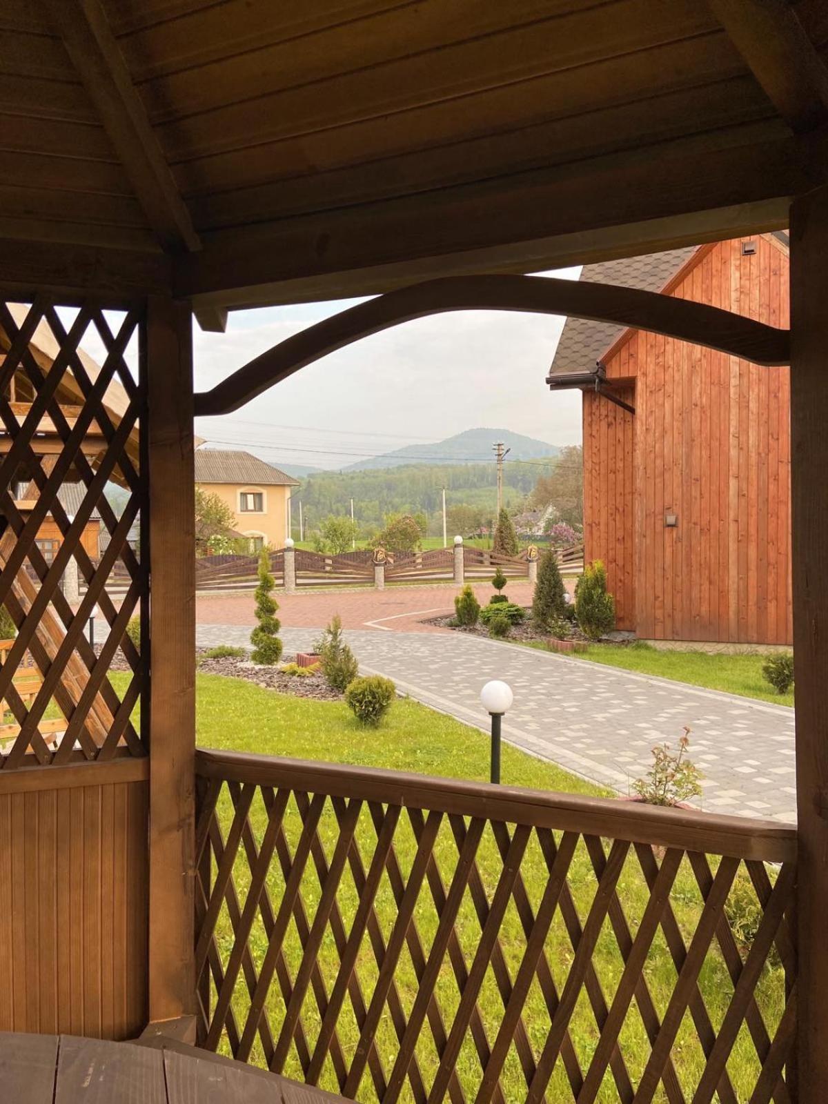 Отель Four Seasons In Carpathians Мигово Экстерьер фото